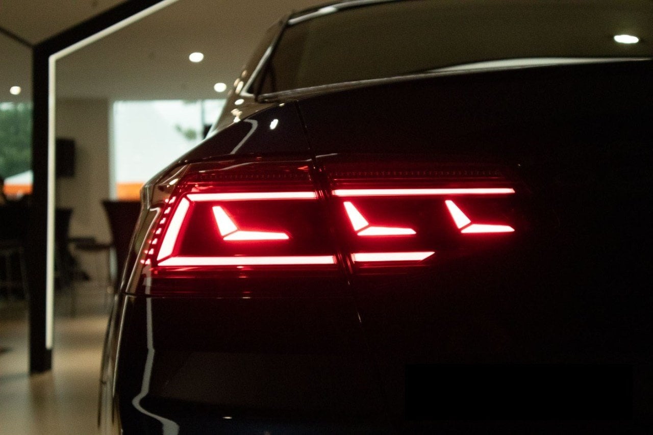 VW PASSAT B8 HİGHLİNE LED STOP 2015 2018 UYUMLU. B8.5 DİZAYN