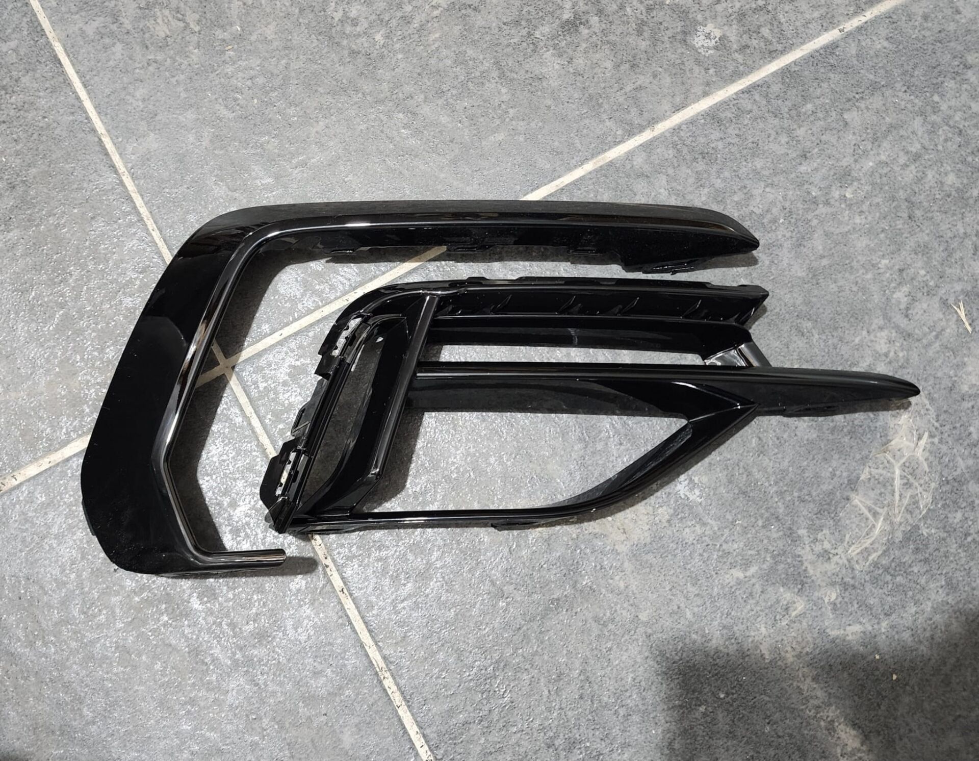 Golf 7.5 R Tampon Uyumlu Yolcu Tarafı Sis Çerçevesi Seti Sağ