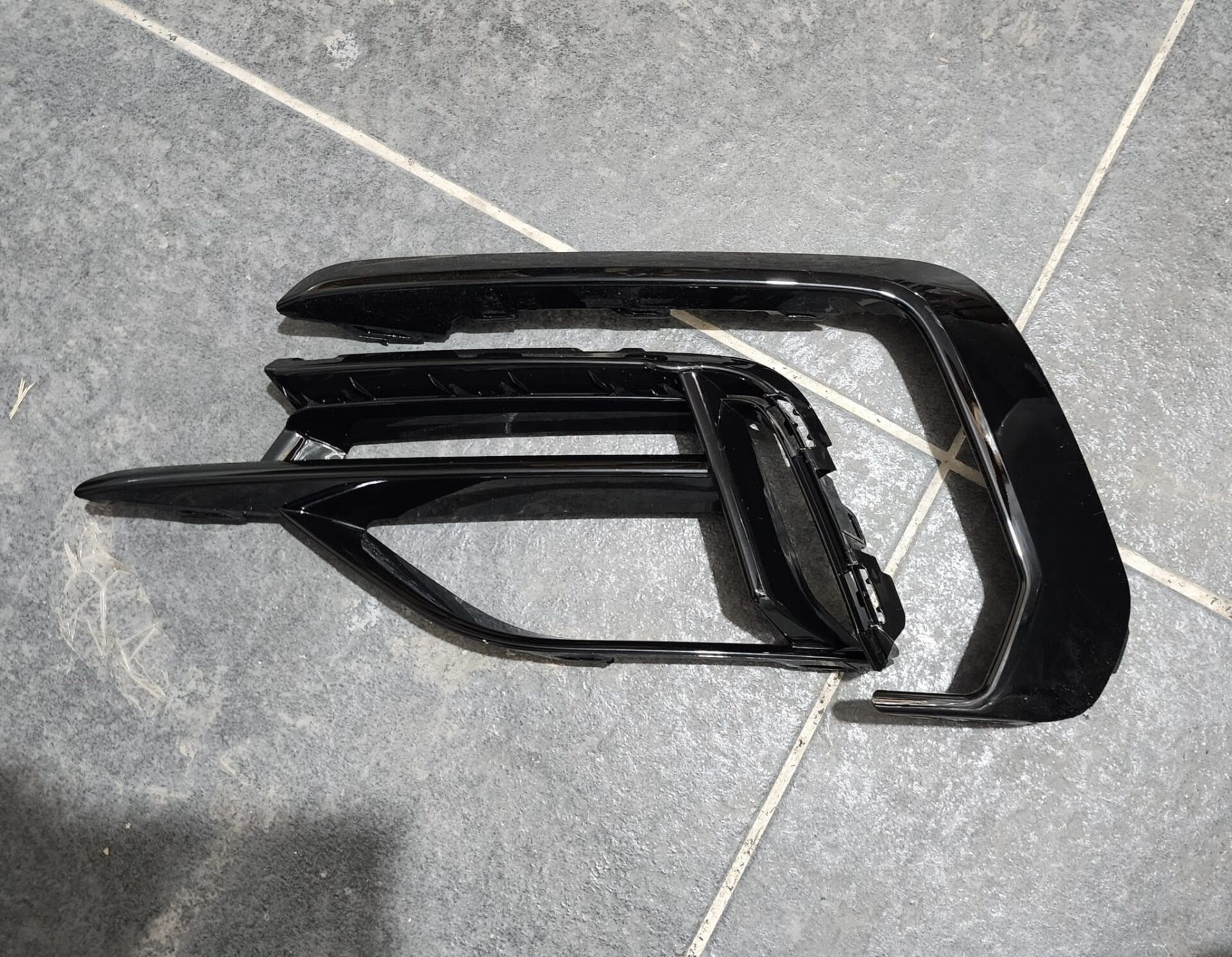 Golf 7.5 R Tampon Uyumlu Yolcu Tarafı Sis Çerçevesi Seti Sol