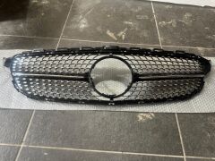 MERCEDES C SERİSİ W205 DIAMOND PANJUR 2015 2018 KROM + SİYAH KROM ÇITALI