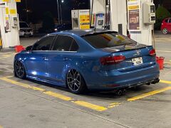 VW Jetta MK6 M4 Yarasa Spoiler Parlak Siyah Plastik 2011 2017, ithal piano