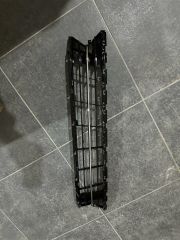 PASSAT B8 RLİNE TAMPON ORTA IZGARASI