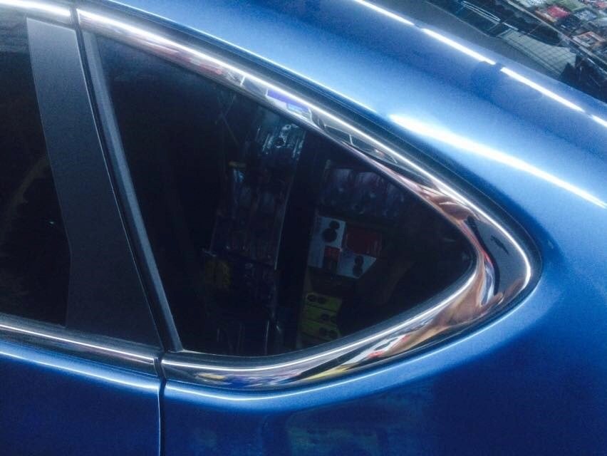 OPEL ASTRA J SEDAN CAM ÇERÇEVESİ KROM NİKELAJ
