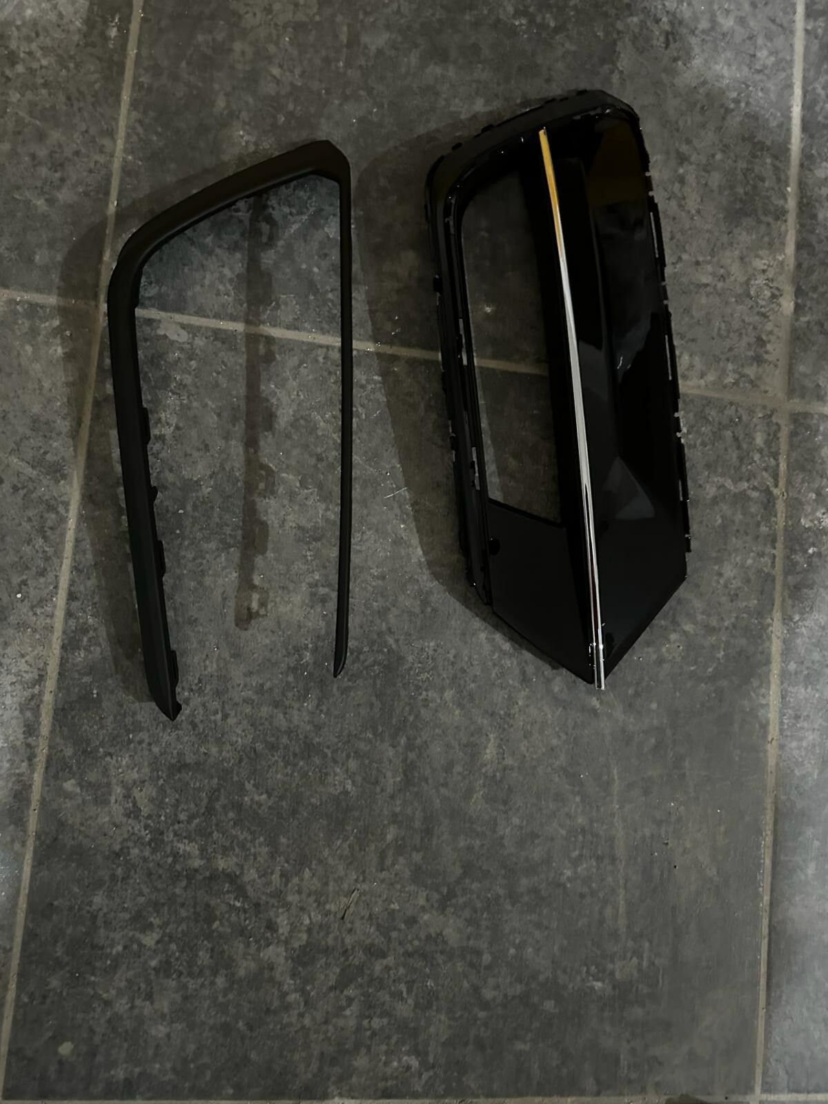 PASSAT B8 RLİNE TAMPON SİS ÇERÇEVESİ SOL