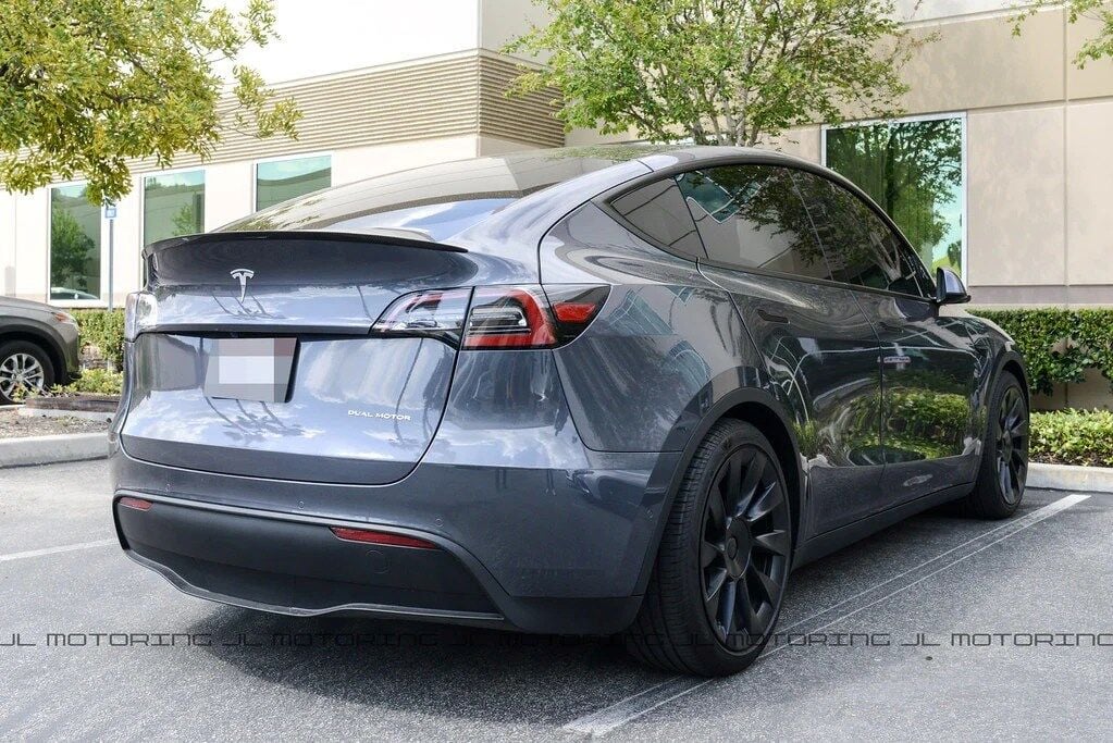 TESLA MODEL Y ORJİNAL FABRİKA MODEL SPOYLER 2020+ PARLAK SİYAH İTHAL PLASTİK