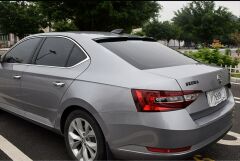 SKODA SUPERB MK3 CAM ÜSTÜ M4 SPOYLER 2016 2021 PARLAK SİYAH