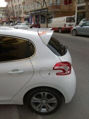 peugeot 208 spoyler beyaz boyalı spoiler