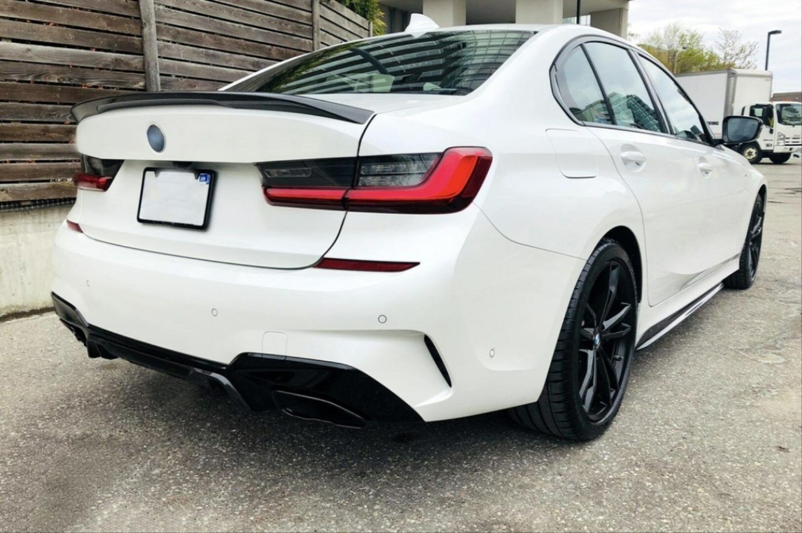 BMW 3 SERİSİ G20  SAĞ SOL ÇİFT ÇIKIŞ DİFÜZÖR 2020+ PARLAK SİYAH