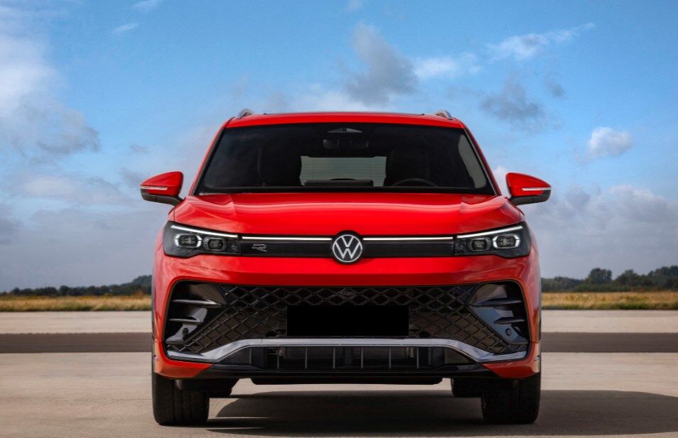VW TIGUAN RLINE ÖN TAMPON SETİ 2024+ KROM, PARLAK SİYAH DETAYLAR
