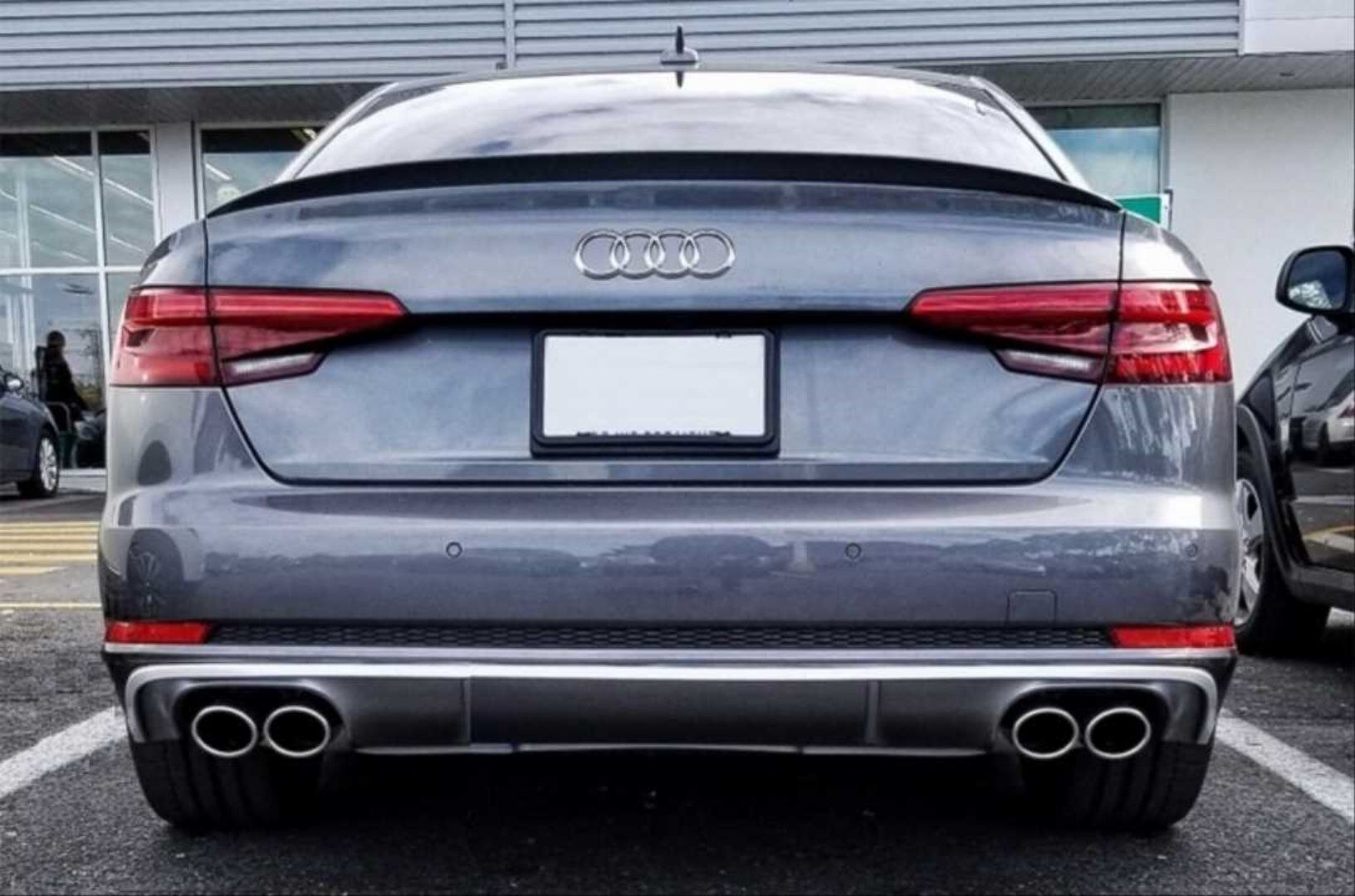 AUDİ A4 B9  DÜZ MODEL SPOYLER  2017+  PARLAK SİYAH