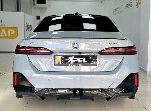 BMW 5 SERİSİ G60 M5 İNCE SPOYLER  2024+  PARLAK SİYAH BOYALI