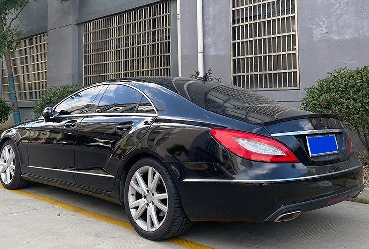 MERCEDES CLS SERİSİ W218 SPOYLER 2011-2017  PARLAK SİYAH İTHAL PLASTİK
