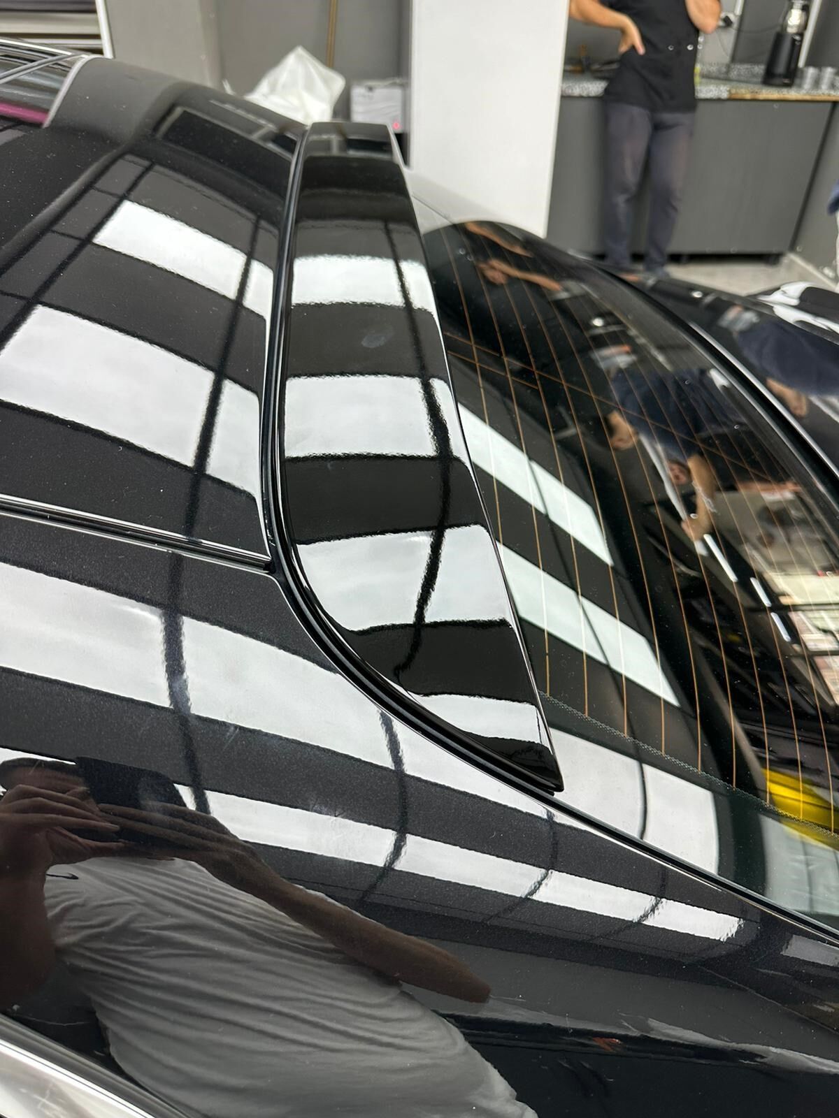 MERCEDES W206 CAM ÜSTÜ SPOİLER PARLAK SİYAH ABS PLASTİK İTHAL ÜRÜN 2021+